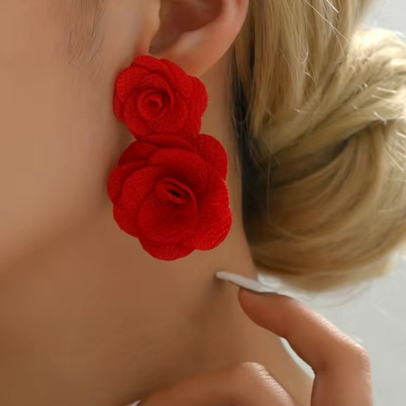 NIP Rose Fabric Dangle Earrings - Picture 6 of 7